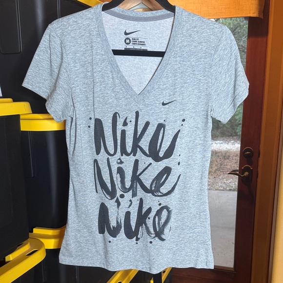 Nike Slim Fit T-Shirt Gray Black Cursive Spellout Size Medium - Picture 1 of 6